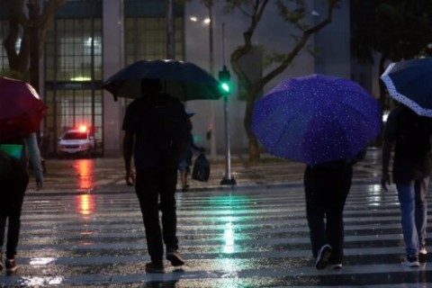 Frente fria traz risco de chuvas intensas a São Paulo a partir dessa terça-feira (24)  até sexta-feira