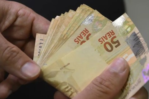 Renda dos paulistas cresce 13,5% entre 2022 e 2024, alcançando recorde histórico